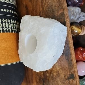 Quartz candle holder